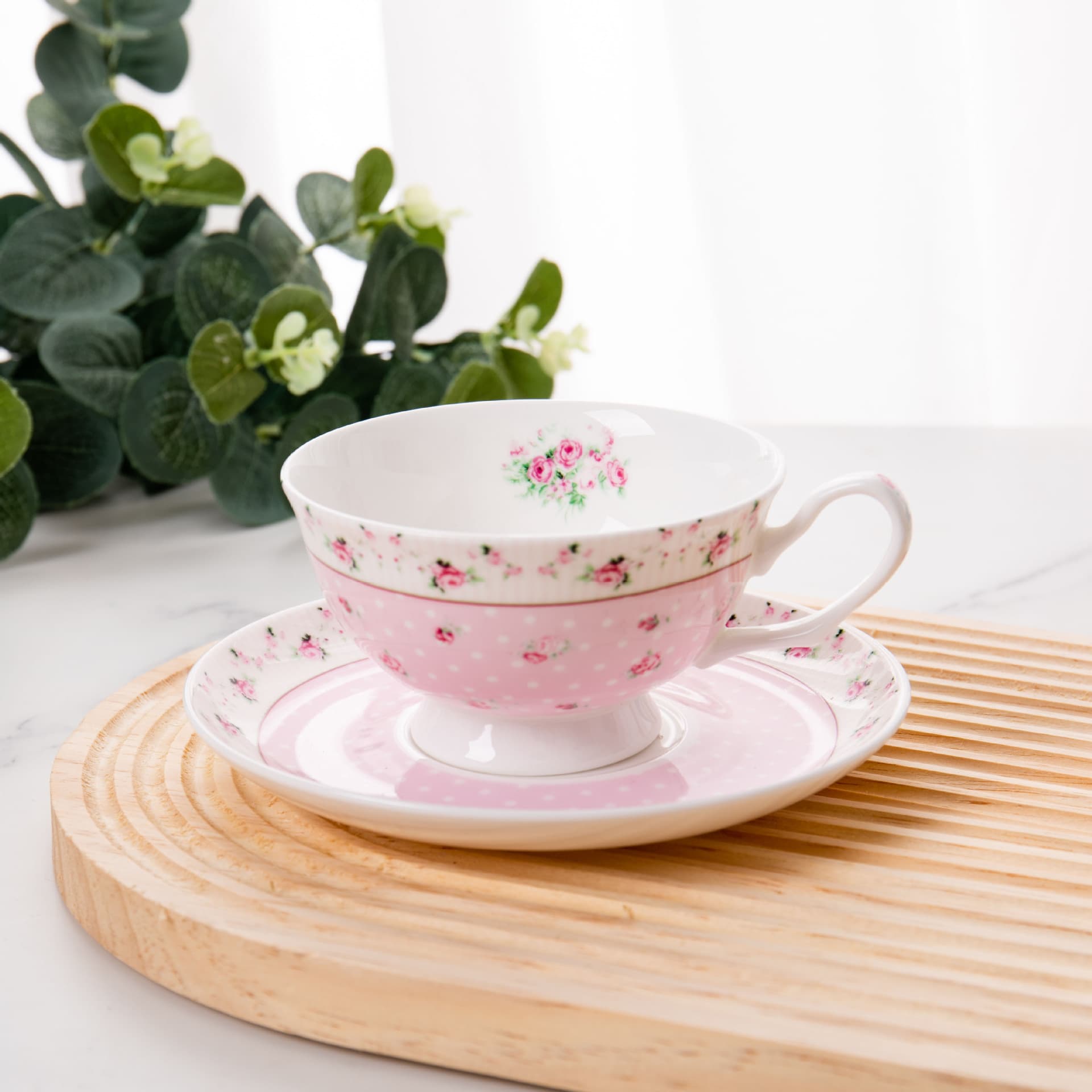 Wholesale European-style ceramic coffee cup set, home afternoon tea cup, advertising gift cup, bone china coffee cup with saucer