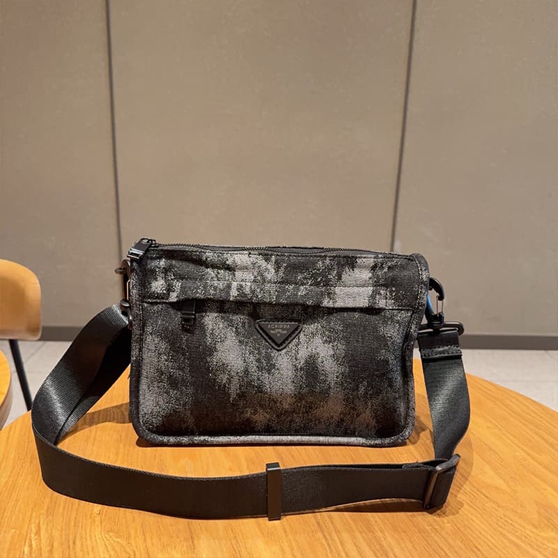 Casual Crossbody Bag Fashion Denim Shoulder Bag Wide Strap Large Capacity Simple Commuter Bag Versatile Sling Bag