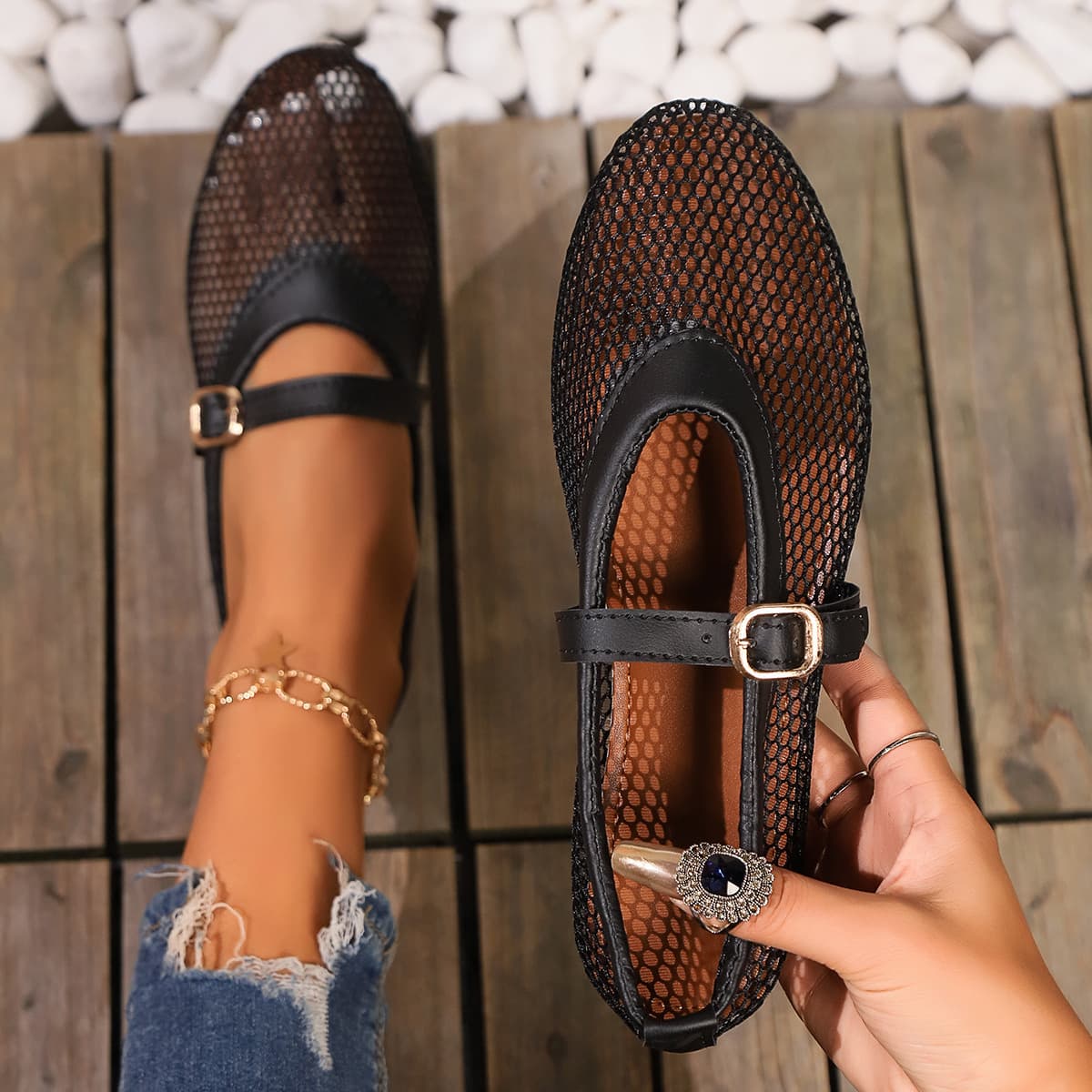 European and American Large Size Hollow Mesh Sandals for Outdoor 2024 Summer New Round Toe Fisherman Mesh Flat Sandals Wholesale
