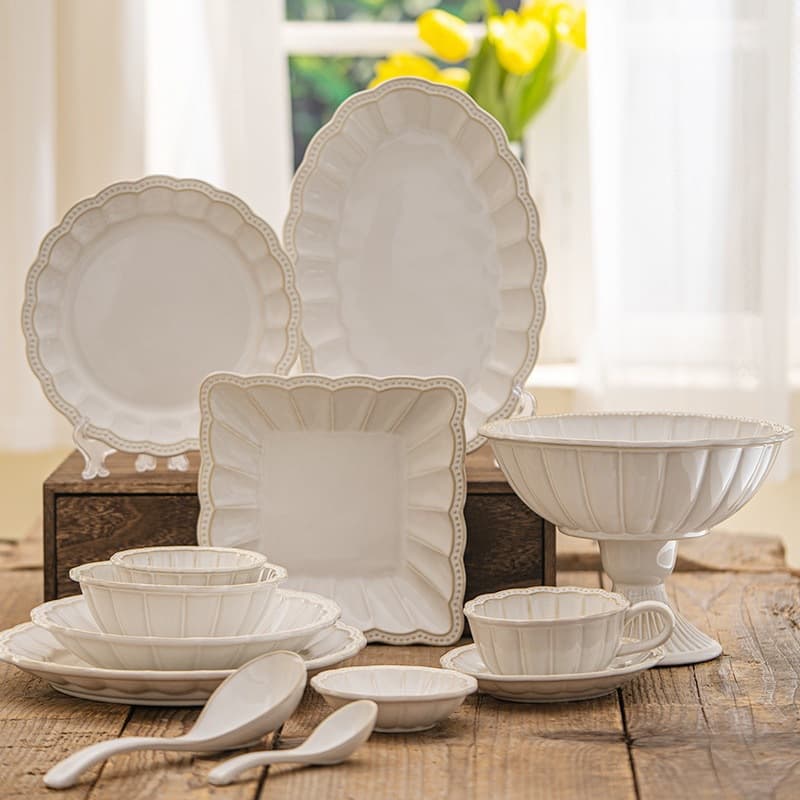 French Cloud Shell Ceramic Tableware Set White High-Aesthetic Embossed Pattern Bowls and Plates Household Underglaze Color Kiln-Transformed Dinner Plates