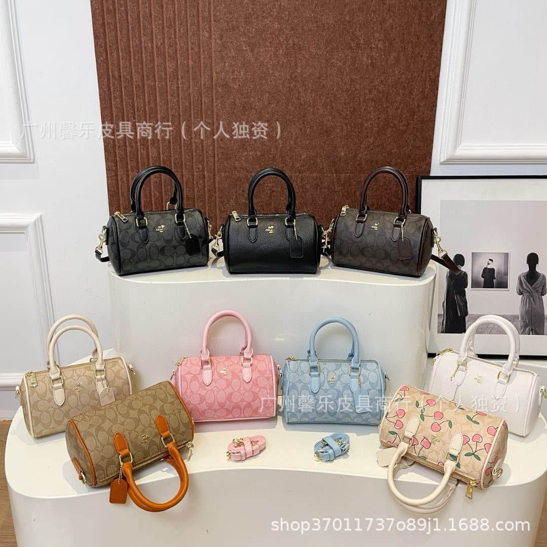 2025 Spring Trendy C-Letter Coach Bag with Classic Pattern, Versatile Shoulder and Crossbody Bag, Exquisite and Fashionable Women's Bag