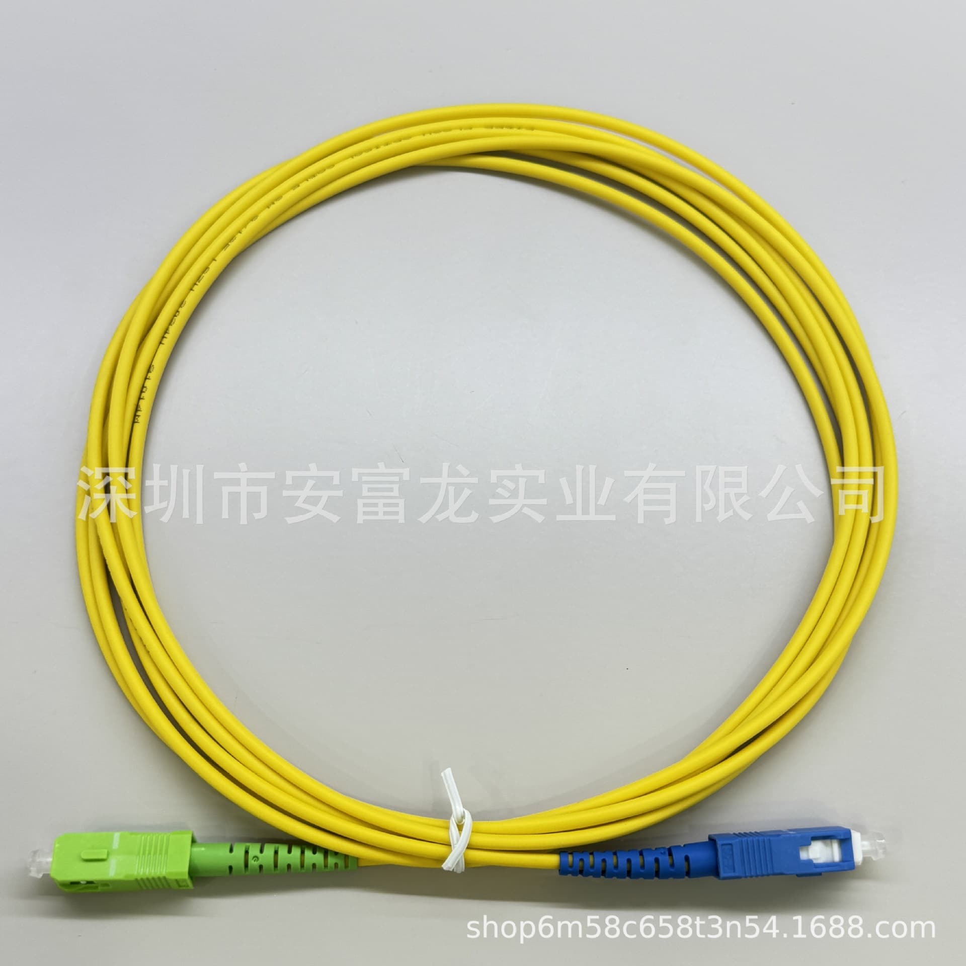 Fiber Optic Patch Cable SC/APC-SC/UPC 3m Single-Mode Pigtail for CATV Telecom-Grade