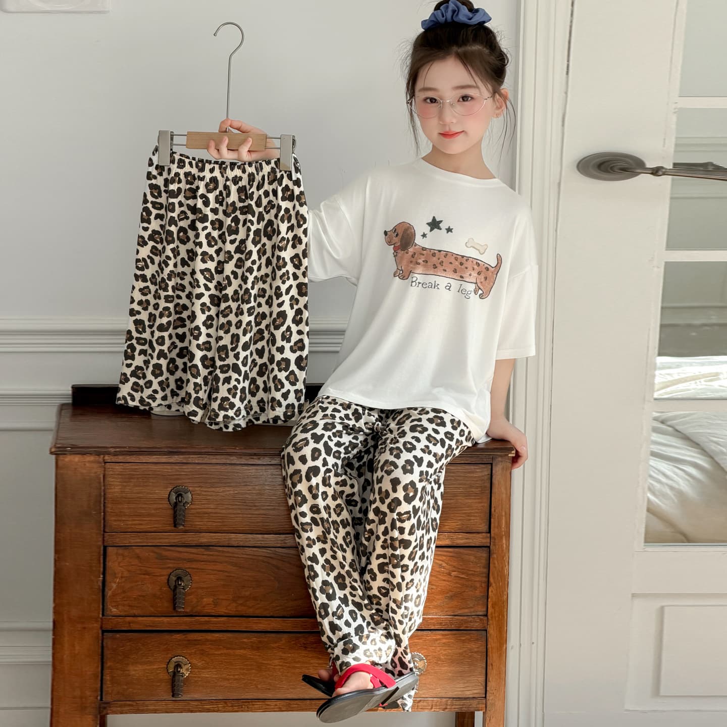 Korean style girls short-sleeved pajamas summer thin cartoon junior high school students can wear outside 2026 new home clothes three-piece set