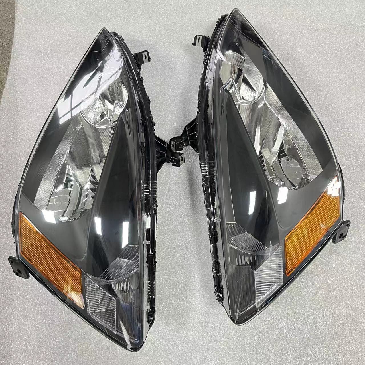 Compatible with 2003-2007 Honda Accord Headlight Assembly