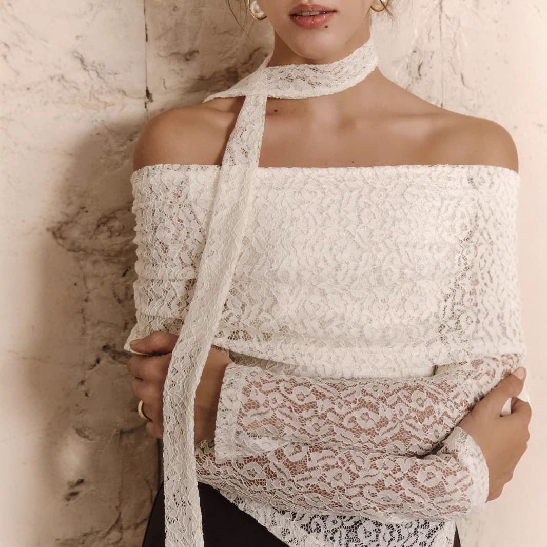 2025 Autumn Cross-Border Women's Fashion New Off-Shoulder Lace Sheer Neckband Ribbon Irregular Top