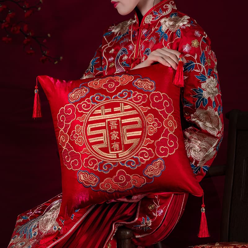 Wedding Pillow Pair Red "Double Happiness" Sofa Cushion, Complete Wedding Supplies for Bridal Room/Ceremony, Festive Newlywed Pillow