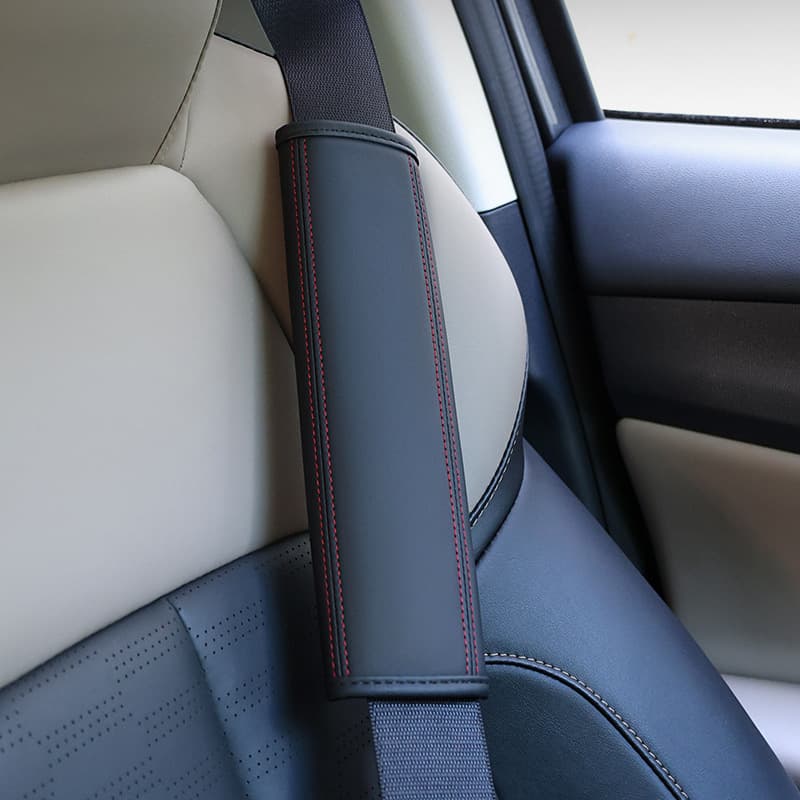 Car Seat Belt Shoulder Pad Cover, Seat Belt Protector, Vehicle Extended Leather Shoulder Cushion with Logo, Car Interior Decoration