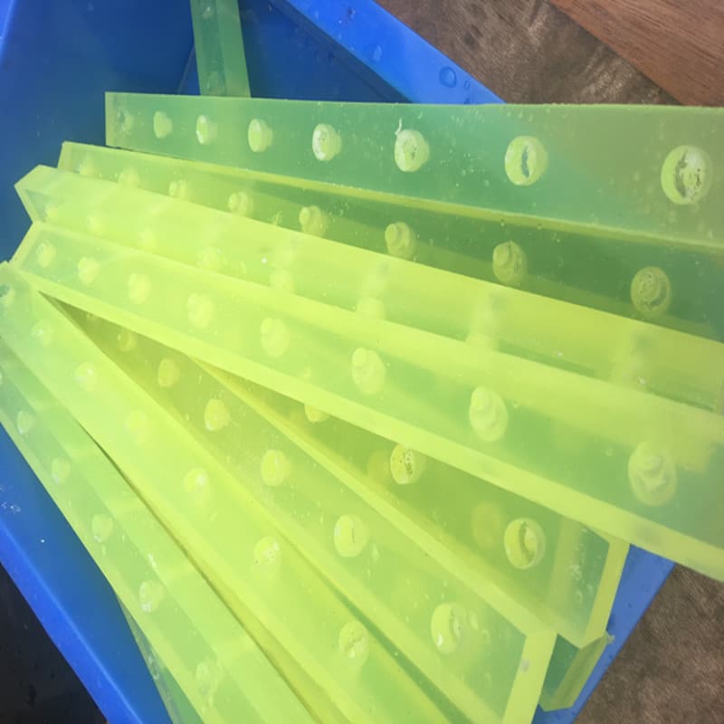 Red and black polyurethane hollow rods, buffalo tendon rods, colored polyurethane elastomer rods, elastic rubber rods and sheets with customizable specifications.