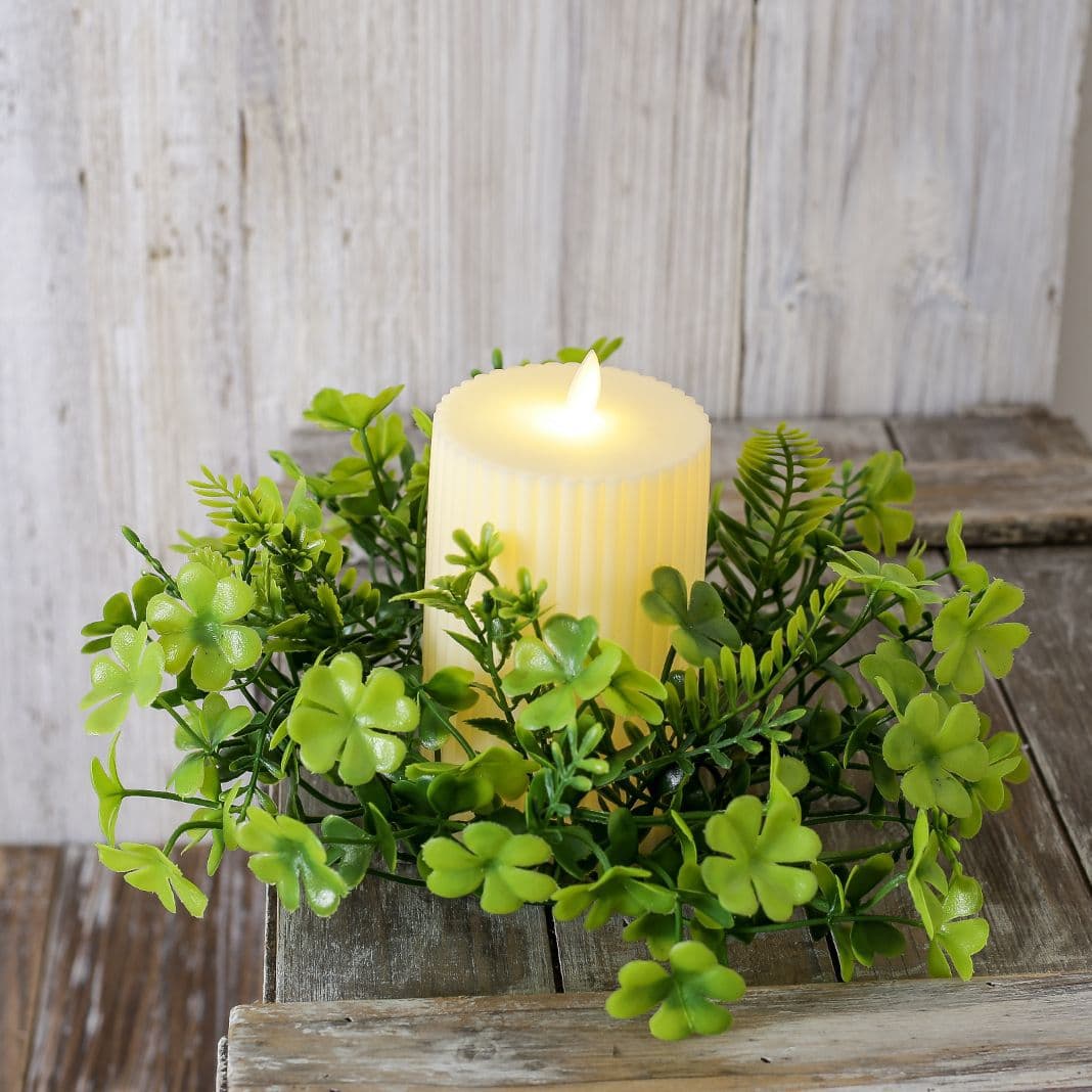 Cross-border New Product St. Patrick's Day Table Decoration Green Four-leaf Clover Candle Holder Ornament Table Flower Artificial Green Plant