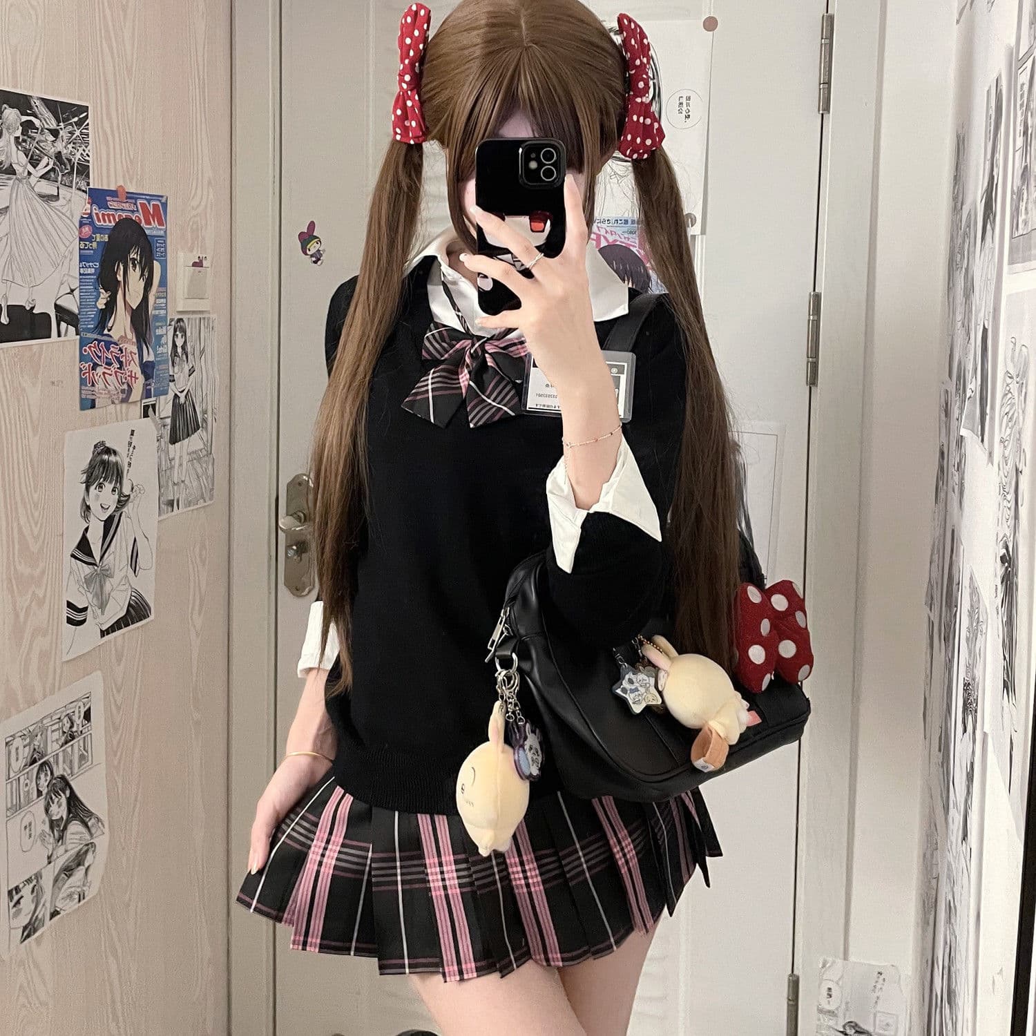 Original authentic "Little Wild Berry" black and pink comic plaid, brightening school style Japanese JK plaid skirt, suits everyone.