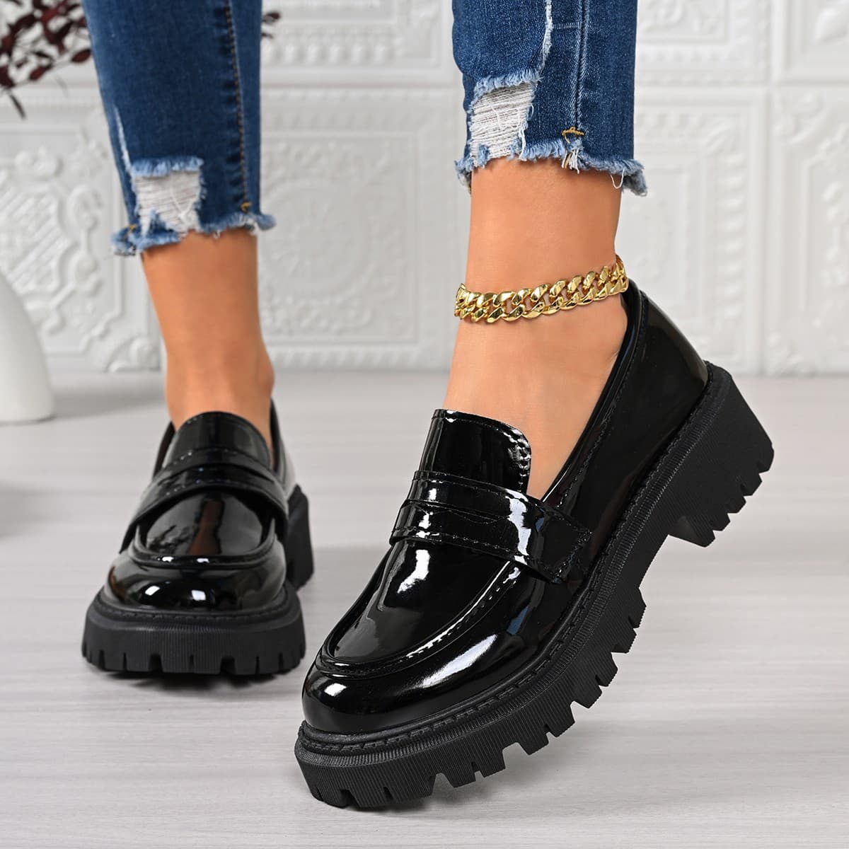 Large Size Women's Loafers 2026 Spring Autumn New French Style Leather Shoes British Flat Shoes