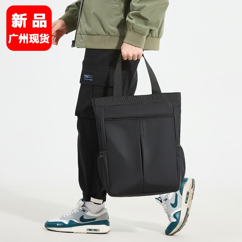 Casual handbag, lightweight water-resistant nylon bag, new business men's shoulder bag, large-capacity commuter crossbody.