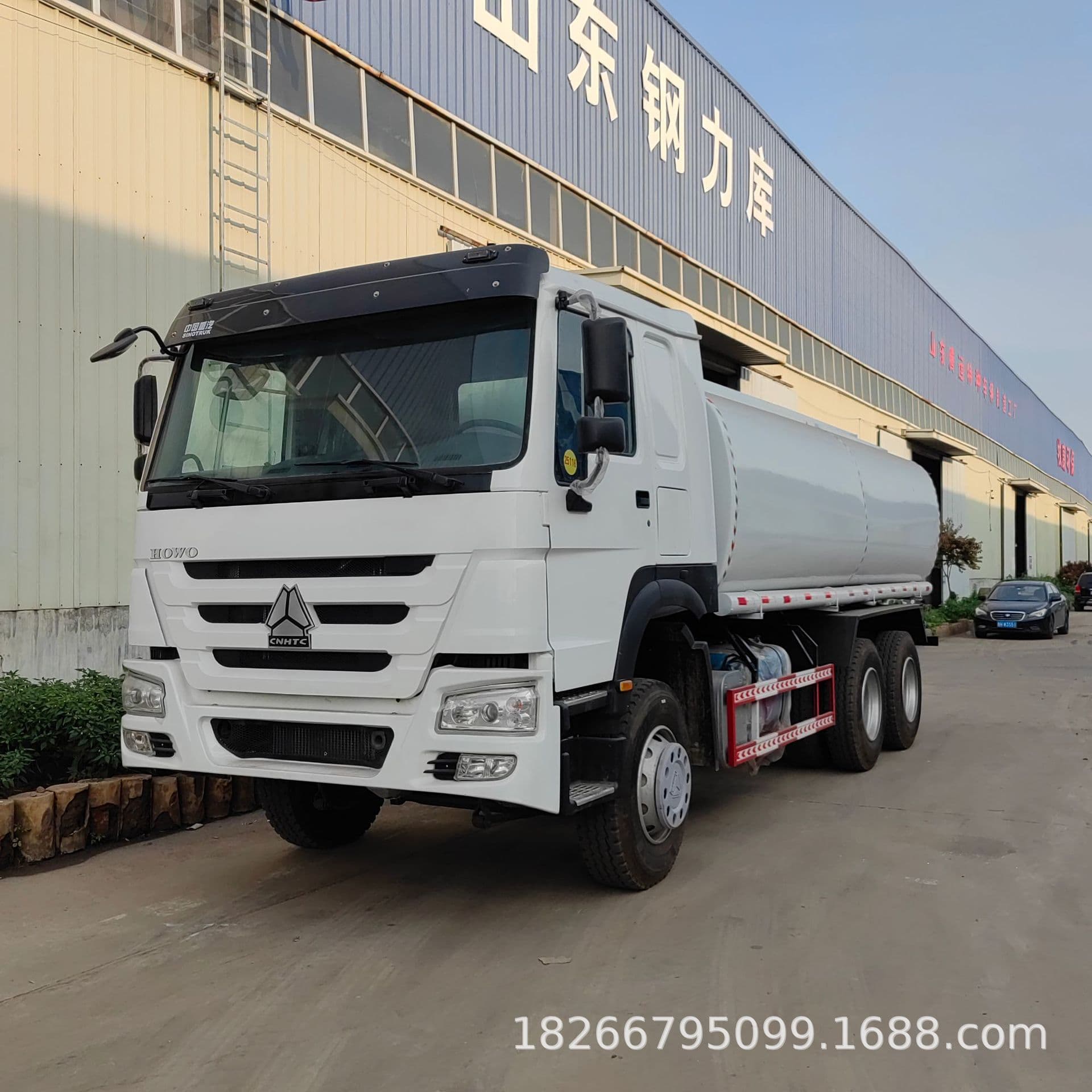 Cross-Border African Sinotruk Howo 6X4 Oil Tanker Liquid Diesel Gasoline Transport 20 Cubic Meter Oil Tanker Truck