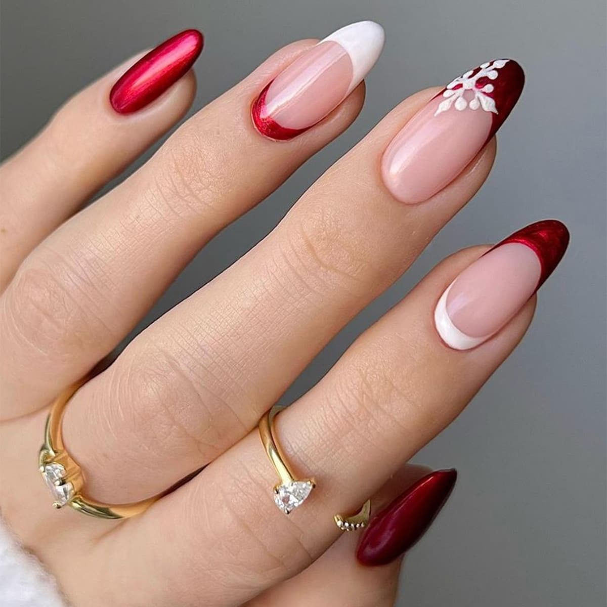 Premium Christmas Style Press-On Nails French Red Edge Snowflake Removable False Nails