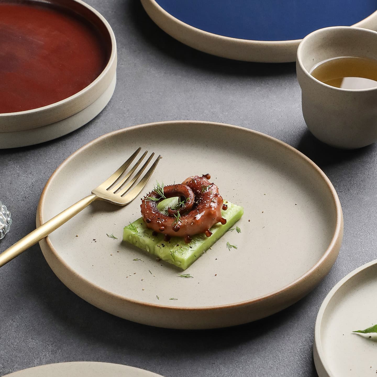 European retro ceramic steak plate high side round plate pasta plate vegetable plate Western food plate 2026 new beautiful plate