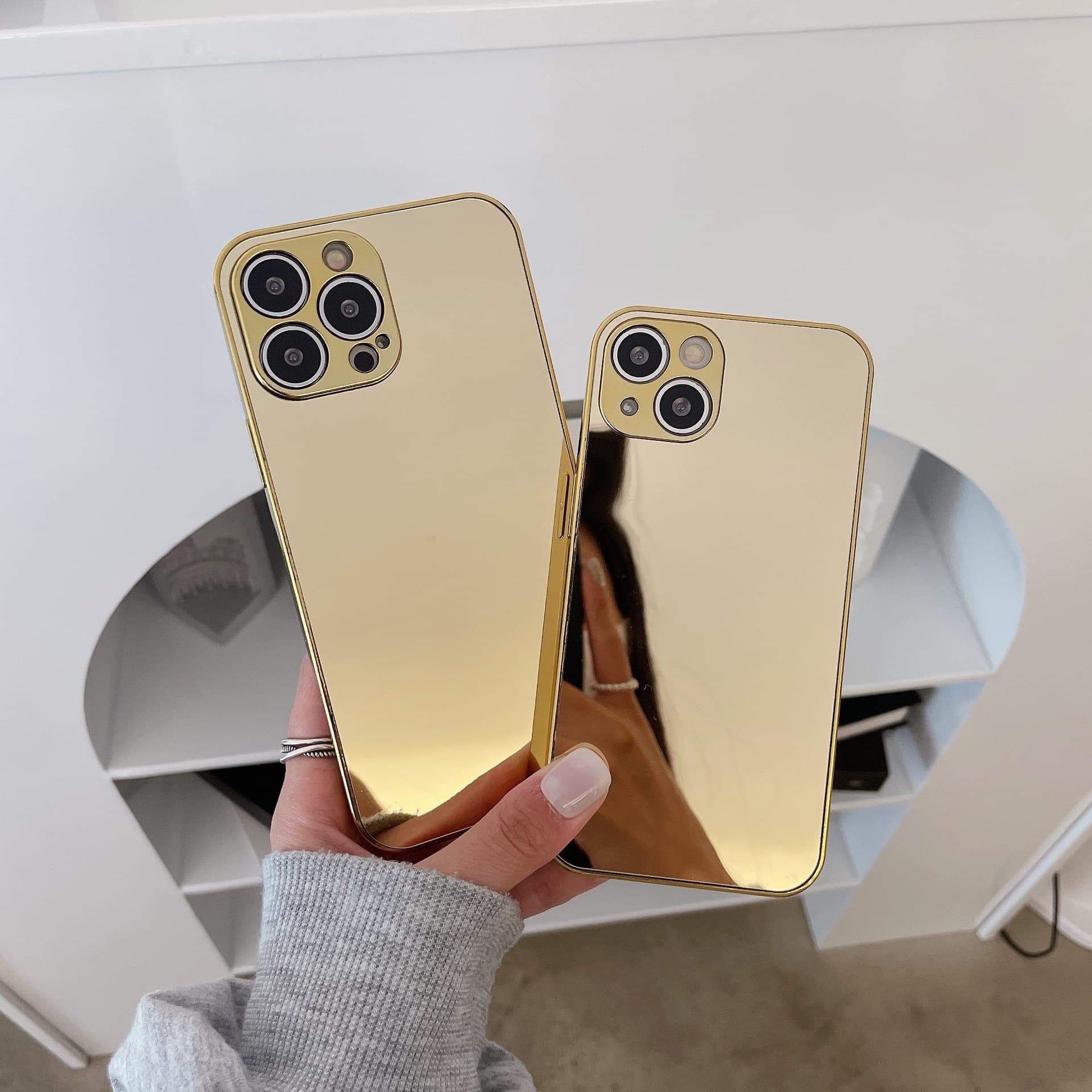 Suitable for iPhone 15 Promax electroplated fine hole mirror mobile phone case Apple 12 silver cosmetic mirror 16 mobile phone case