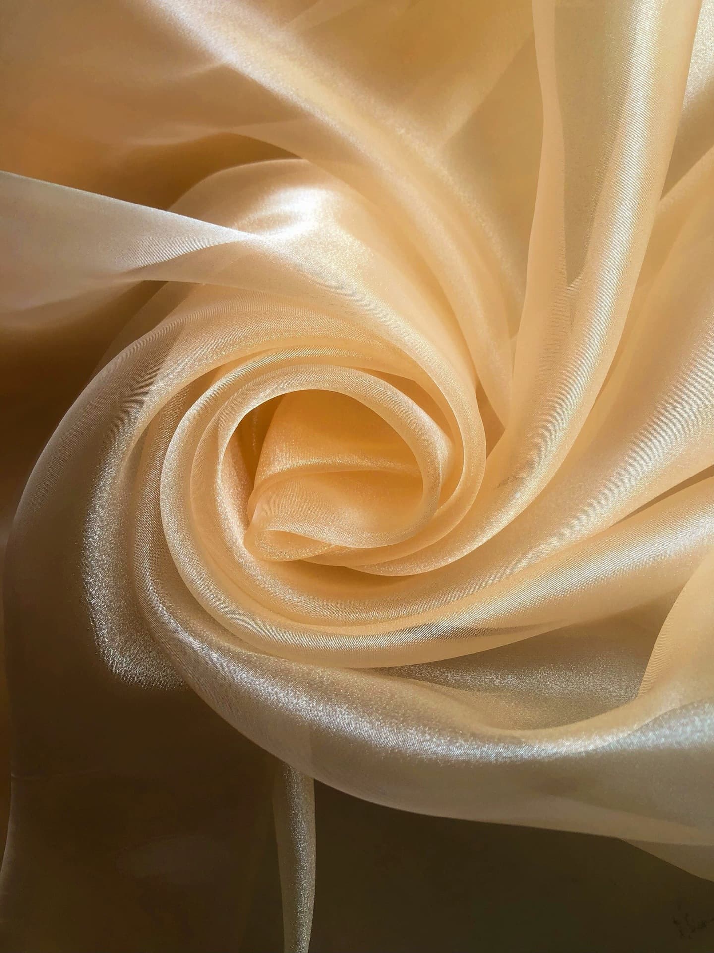 Pearlescent Transparent Semi-Stiff Crystal Organza Fabric for Designer Wedding Dress, Wedding Decoration, Photography Stage Background Tulle