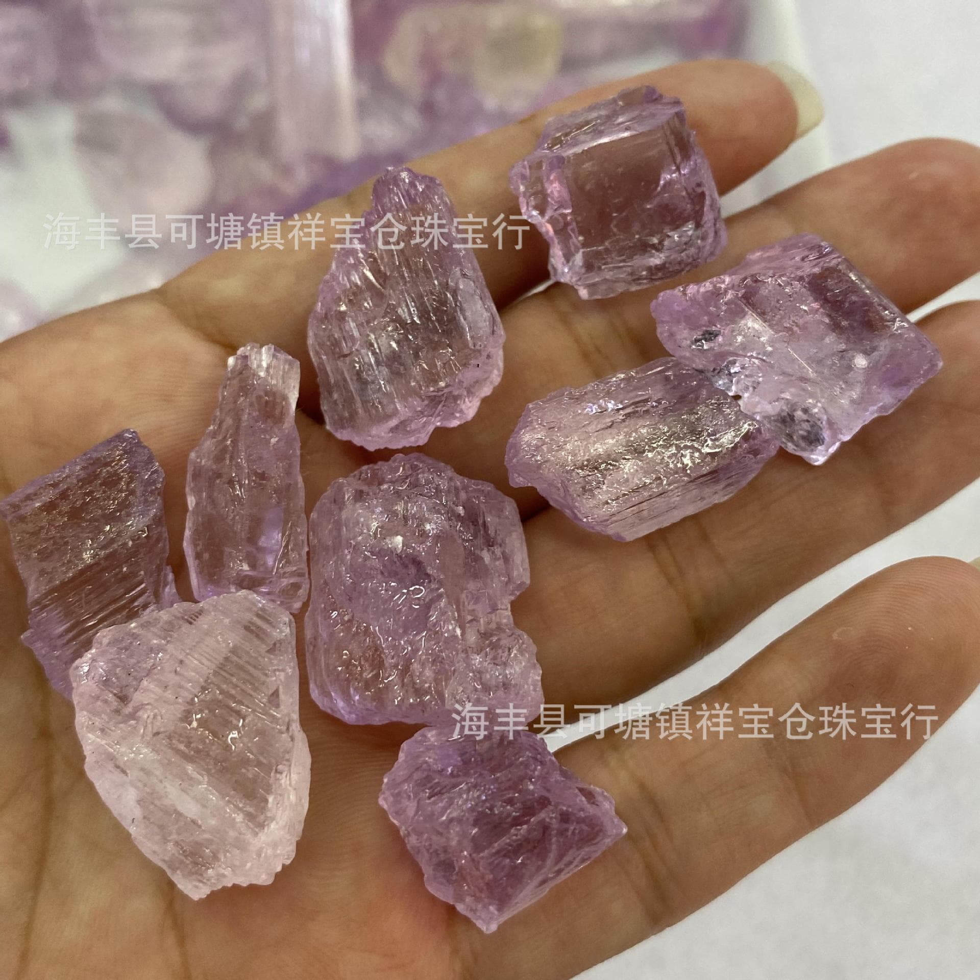 Natural kunzite rough stone loose stone diamond full body color pink purple natural kunzite faceted gemstone wholesale