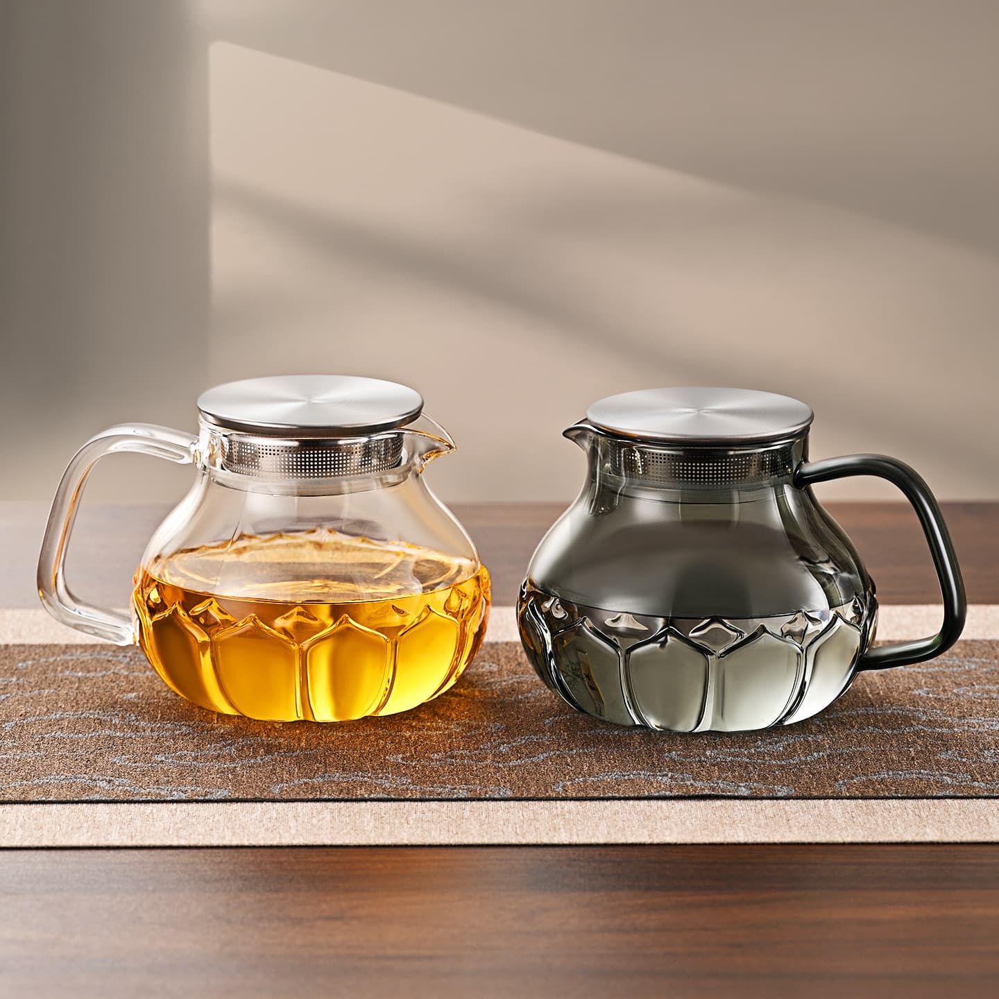 Glass teapot, floral teapot, tea water separation teapot, high temperature resistant household black tea set, thickened teapot