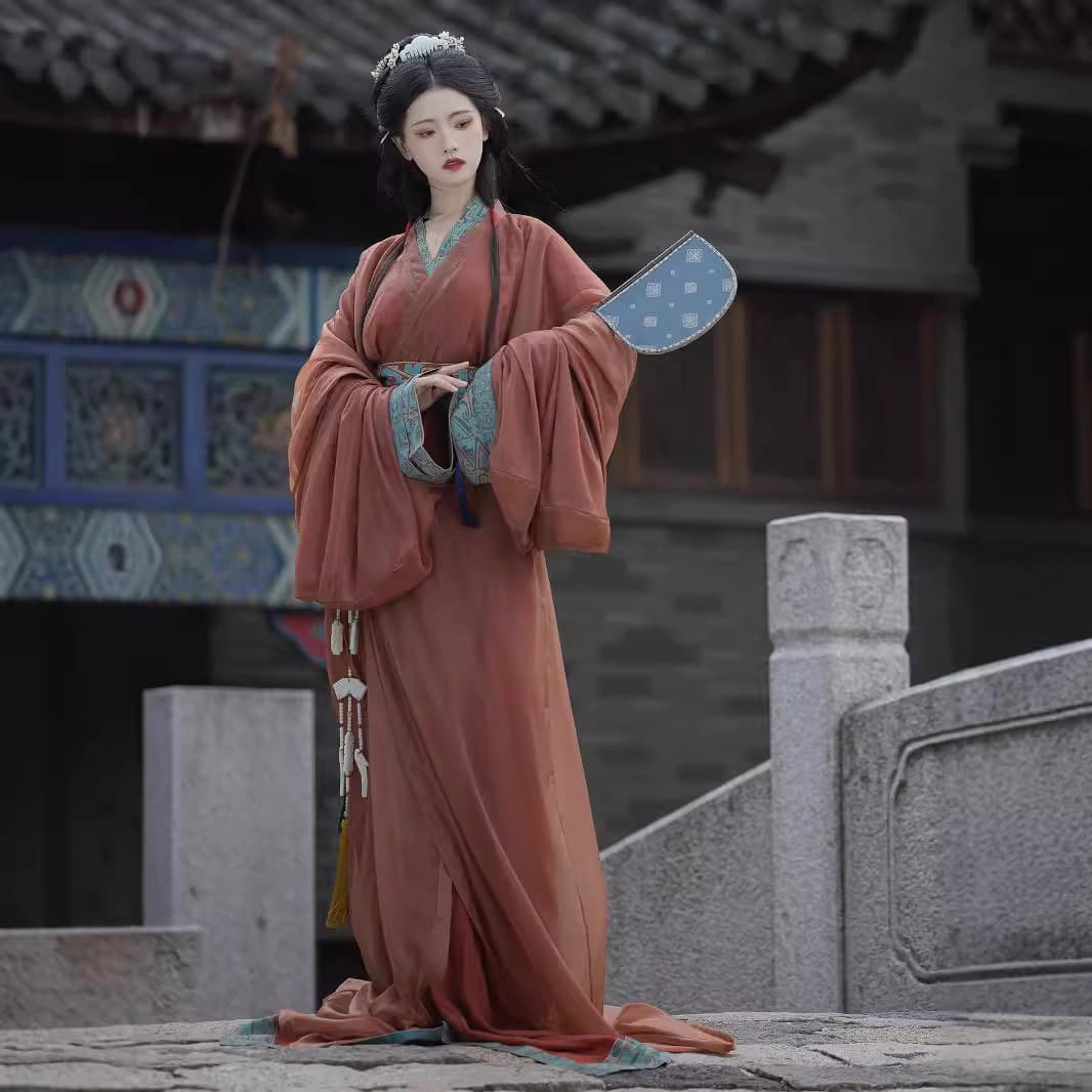Fanyin and Warring States robes with straight skirts and restored Hanfu women's trailing skirts in the Mashan Chu Tomb large-scale spring and autumn styles