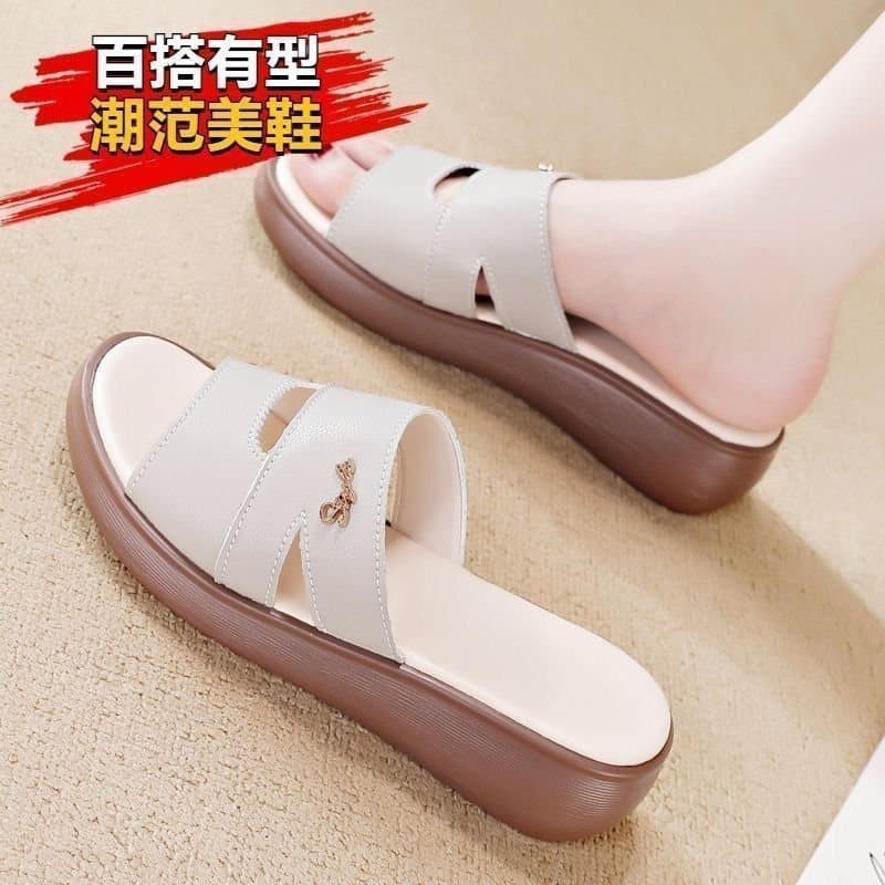 Brand Genuine Leather Outdoor Slippers Summer 2024 New Versatile Non-Slip Soft-Soled Mom Shoes Casual Fashion Slip-Ons