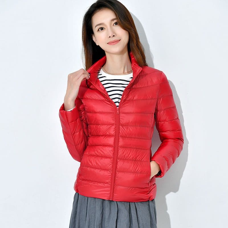 European Women's Down Jacket 2025 New Short Lightweight Thick Warm Slim Fit Korean Style White Duck Down Fashion Coat
