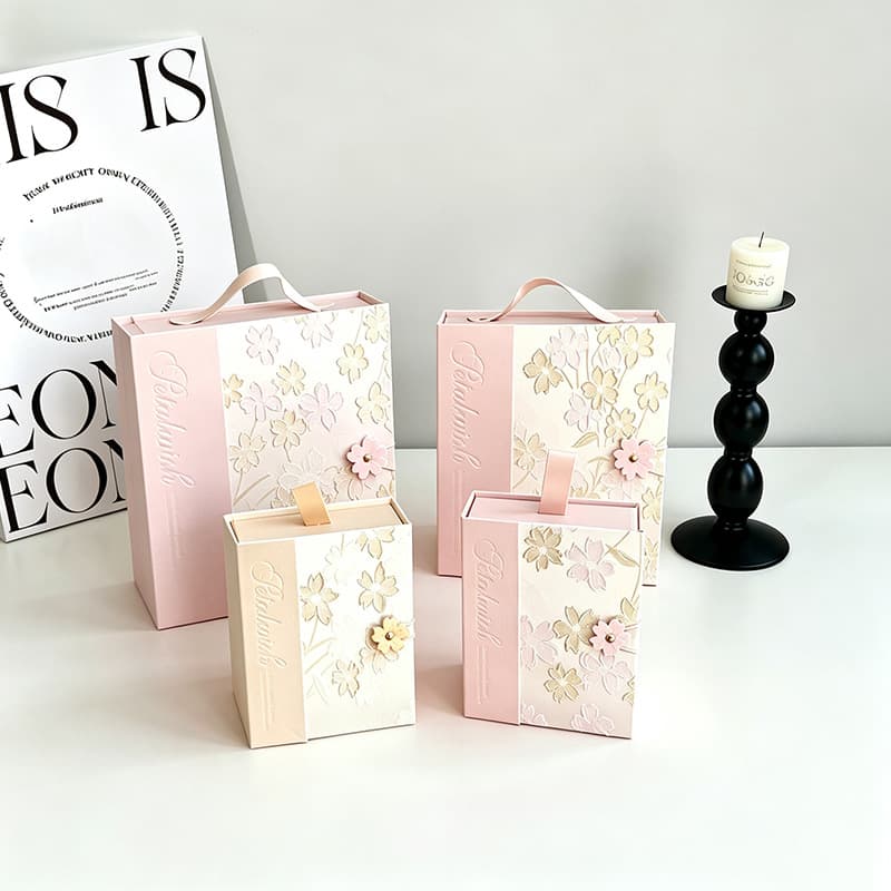 Light luxury flower gift box, Valentine's Day gift box, wedding souvenir gift box, holiday business gift giving, high-end portable