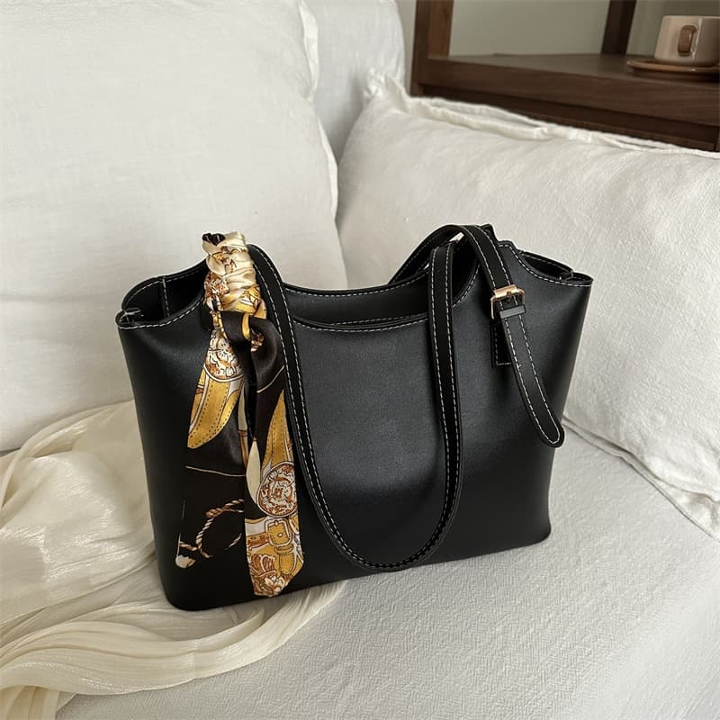 High-End Silk Scarf Handbag 2026 Spring New Versatile Ins Shoulder Underarm Bag Retro Commuter Tote N2