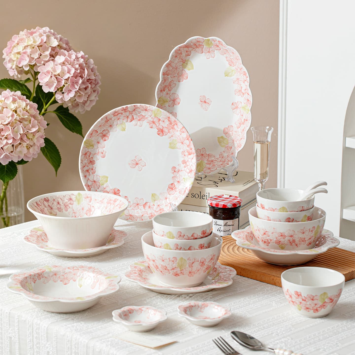 Hydrangea underglaze color bowl and plate combination housewarming gift small fresh bowl and plate set household ceramic tableware high-end