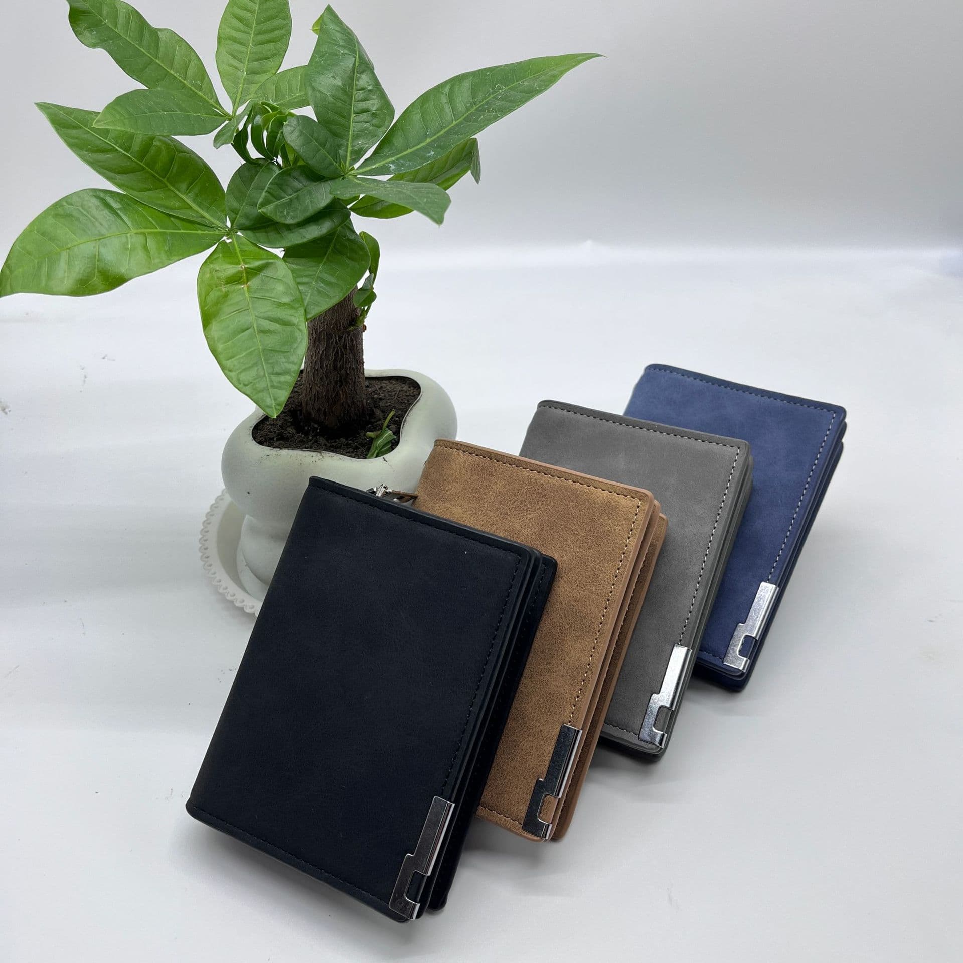 New men's short wallet short high-end simple zipper portable wallet buckle wallet small wallet for men