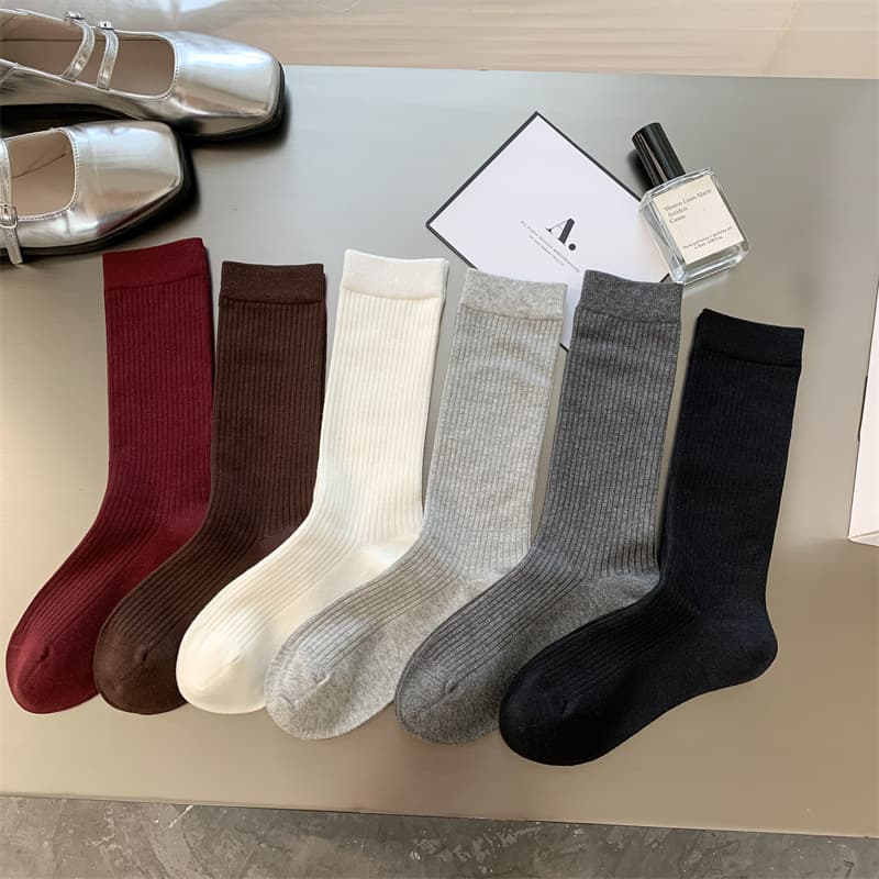 2025 Spring/Autumn New Women's Socks Mid-Crew Stacked Socks Japanese Style Angora Red Socks Versatile Wholesale