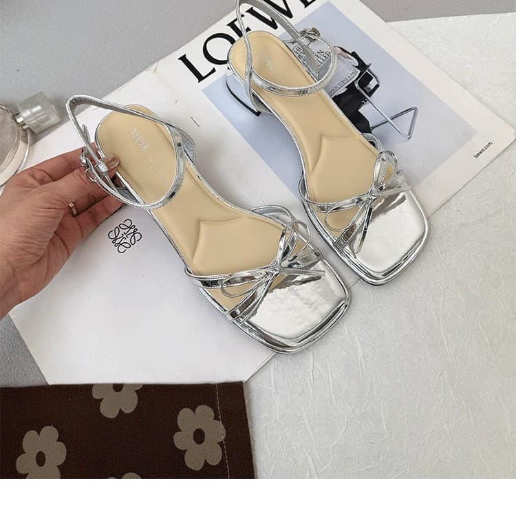 French Silver Bow Chunky Heel Sandals Women 2025 Summer New Fairy Style Fashion Niche One-Strap Roman Shoes