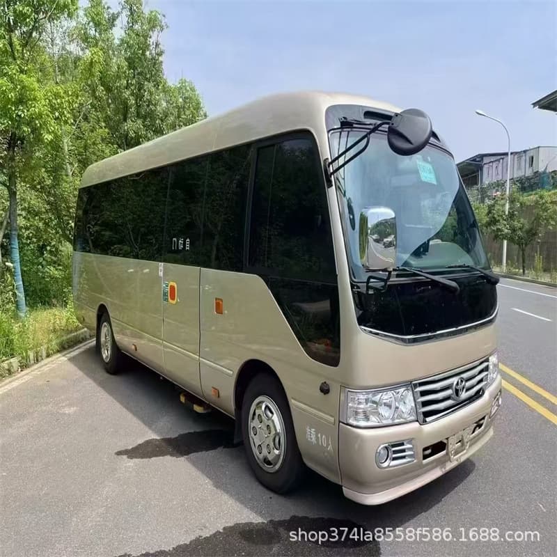Cross-border export foreign trade version Toyota Coaster 19-23 seater, used luxury commuting bus Euro III emission minibus