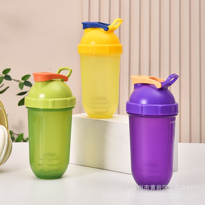 Sports Fitness Banana Shaker Protein Powder Mixing Cup Shake Cup with Graduations Large Capacity Water Bottle Plastic Shaker