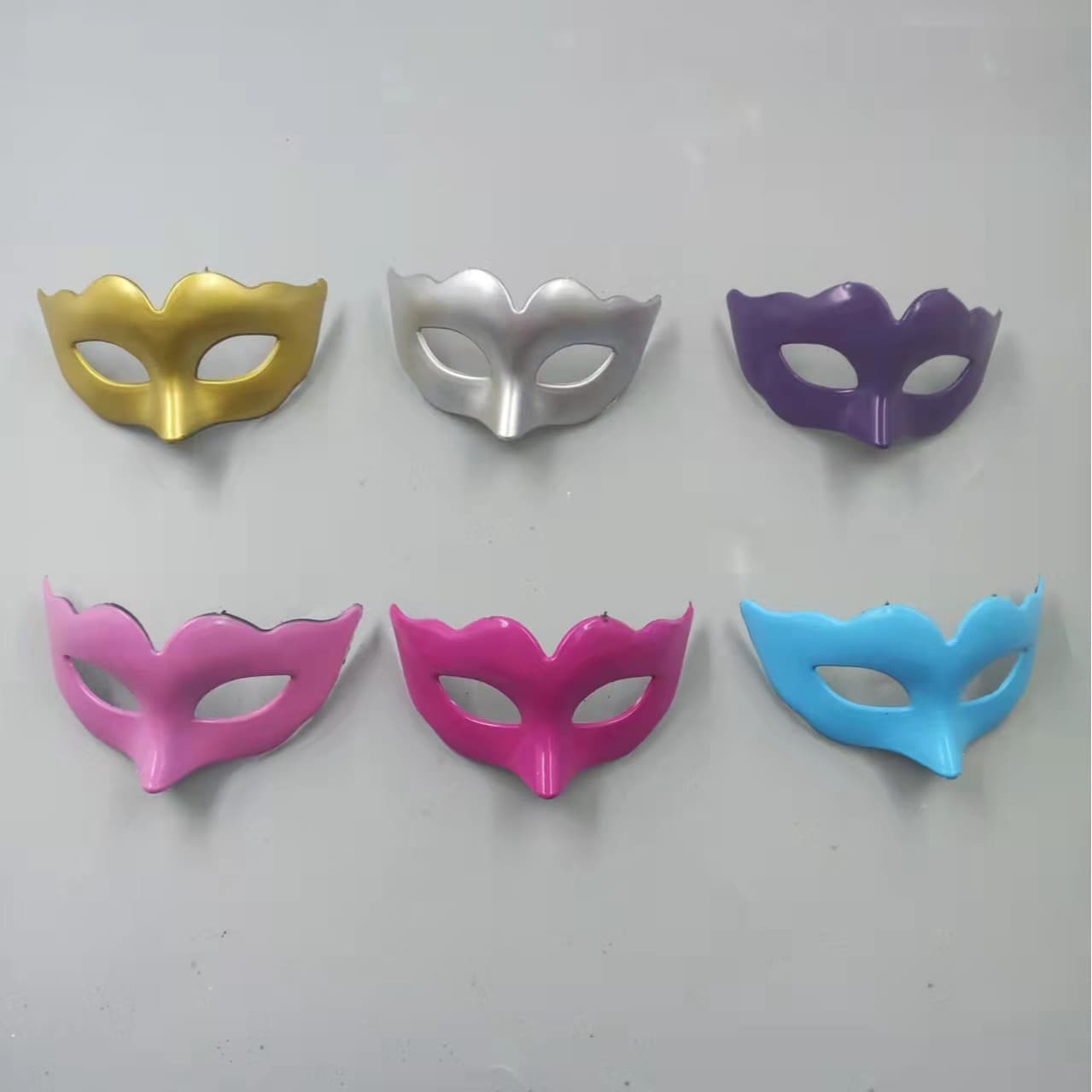 Spray-Painted Mini Doll Decorative Masks for Halloween Parties and Masquerades