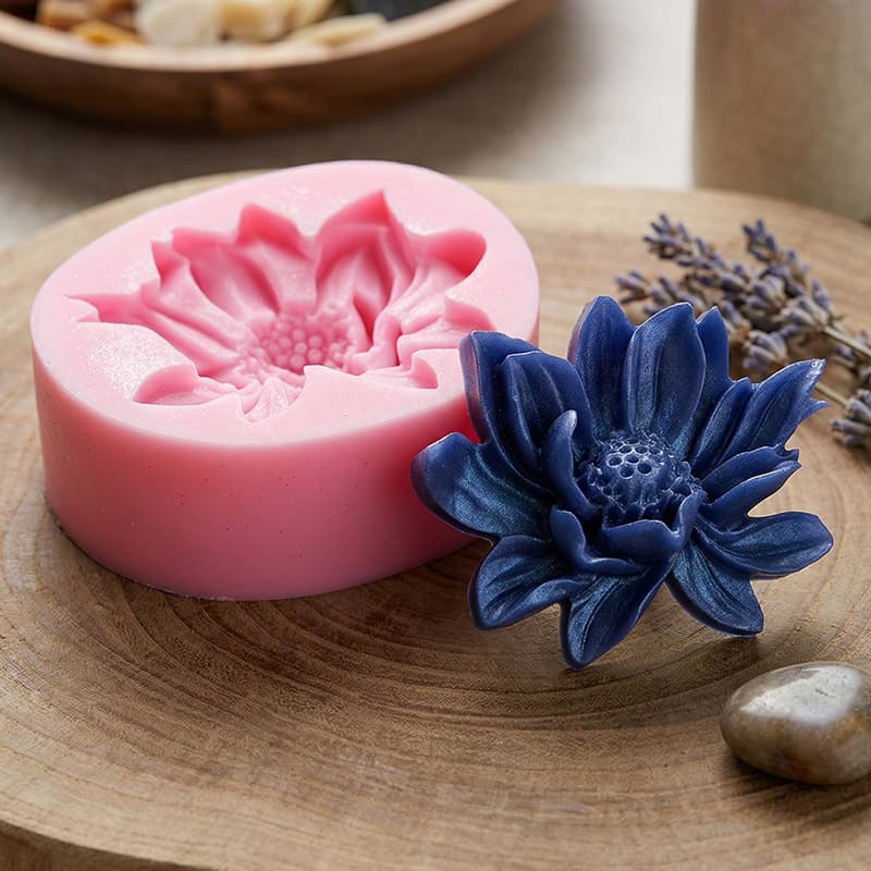 Three-dimensional lotus silicone mold simulation lotus handmade soap candle chocolate fondant cake decoration baking tool