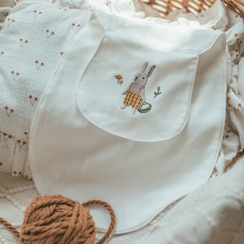 Class A Summer Sweat Towel for Children, Embroidered Thin Baby Back Pad Towel
