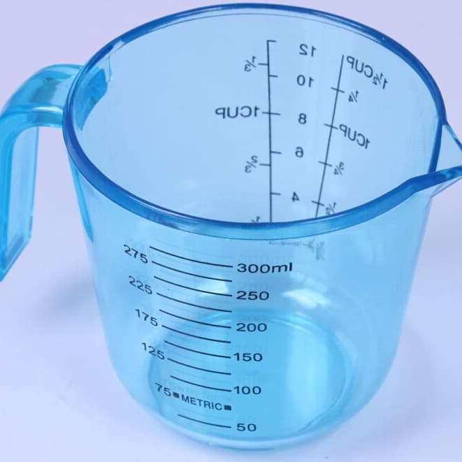 Manufacturer supplies thickened plastic measuring cup, 300ml measuring cup, transparent measuring cup, double-sided graduated cup