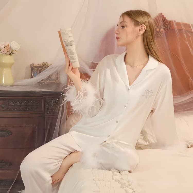 2026 Spring/Autumn New Ice Silk Pajamas for Women, Fashionable Stitching Feather Long Sleeve and Long Pants, High-End Loungewear Suitable for Outdoor Wear