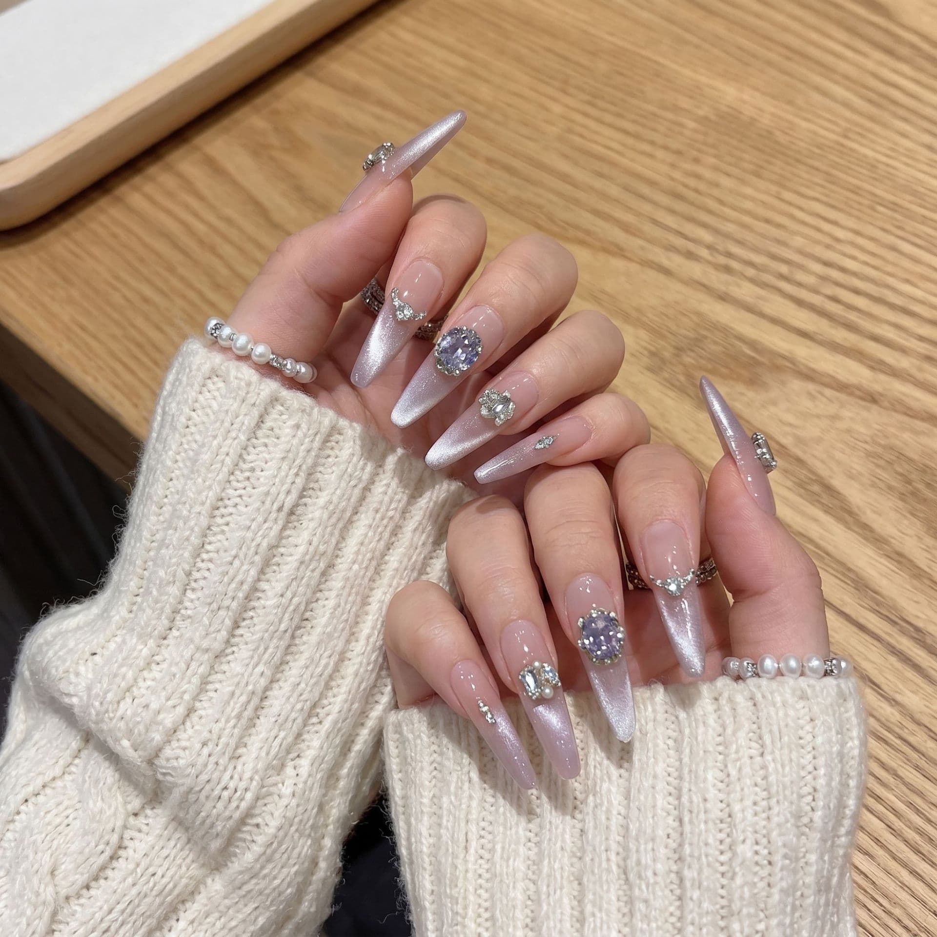 Women's Press-On Nails, High-End Glitter Ice-Transparent Cat Eye Rhinestone, Light Luxury Pure Desire Sweet Cool Manicure, Detachable False Nails