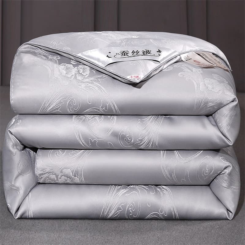 Mercury Home Textiles jacquard silk quilt, double person four-season spring and autumn quilt core, winter thickened two-in-one dual-layer quilt gift quilt.
