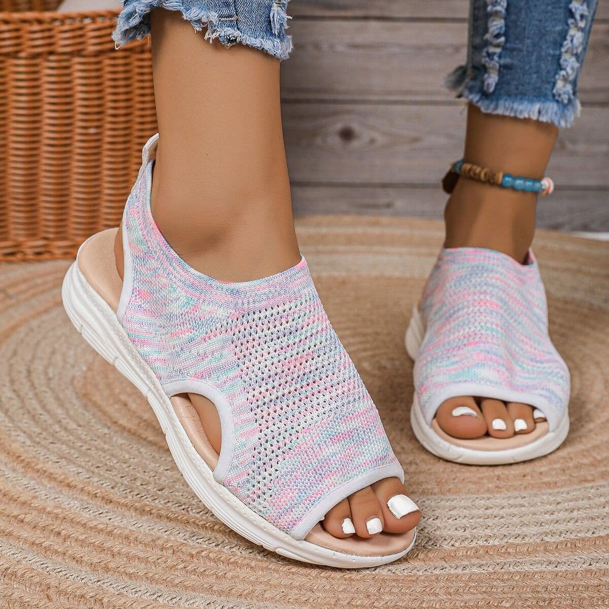 Cross-border Trade Shoes 2025 Summer New Fashion European and American Plus Size Flat Amazon Flyknit Women's Sandals Wholesale