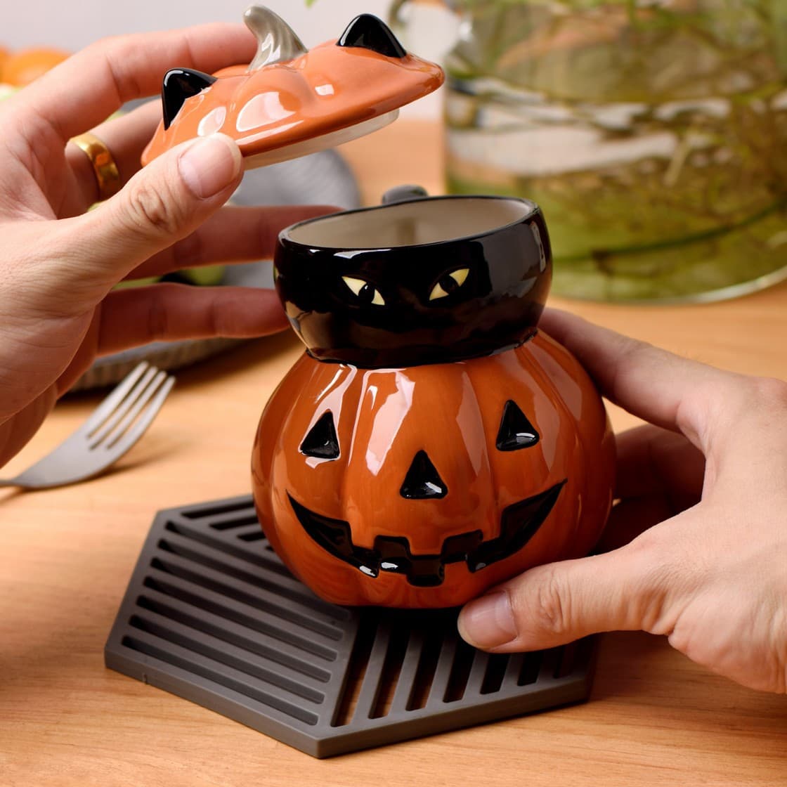 Creative Pumpkin Cup Cute Devil Mug Ceramic Halloween Drinking Cup with Lid High Temperature Resistant Gift