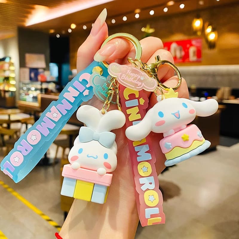 Sanrio Series Cinnamoroll Keychain, Creative Internet-Famous Car Ornament, Women's Bag Keychain Pendant, Small Gift