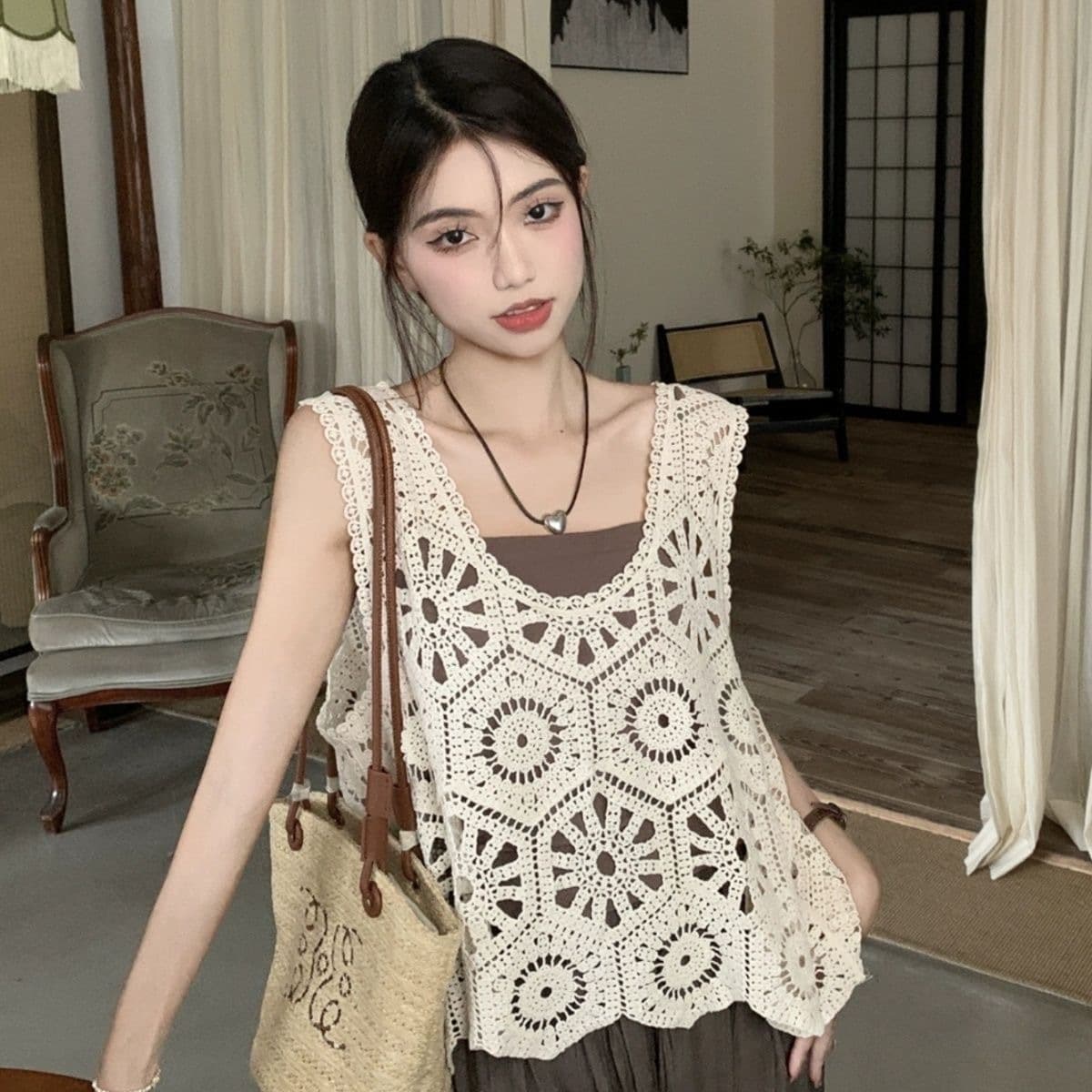Crochet Lace Hollow Vest Knit Tank Top for Women, Early Spring New Hong Kong Style Short Sleeveless Top, Fashion Outerwear