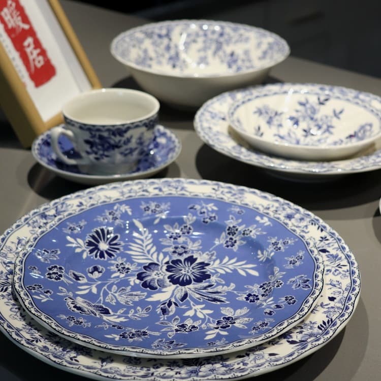 Original Export to the UK, Blue and White Underglaze Ceramic, Chinese and Western Style Steak Plates, Dinner Plates, Rice Bowls, Pots, Sugar and Milk Cups