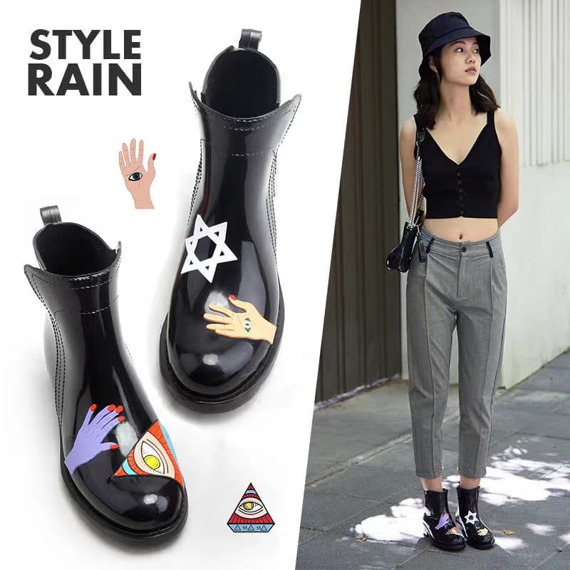 Hand-Painted Black Rain Boots Soft Korean Style Low-Top Garden Shoes for Young Women Soft PVC Material All-Season Wear