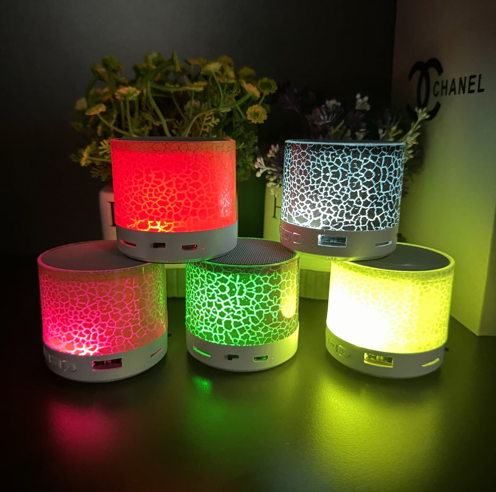 Large crack mini Bluetooth speaker with light-up lights, card slot, wireless mini speaker, promotional gift, subwoofer