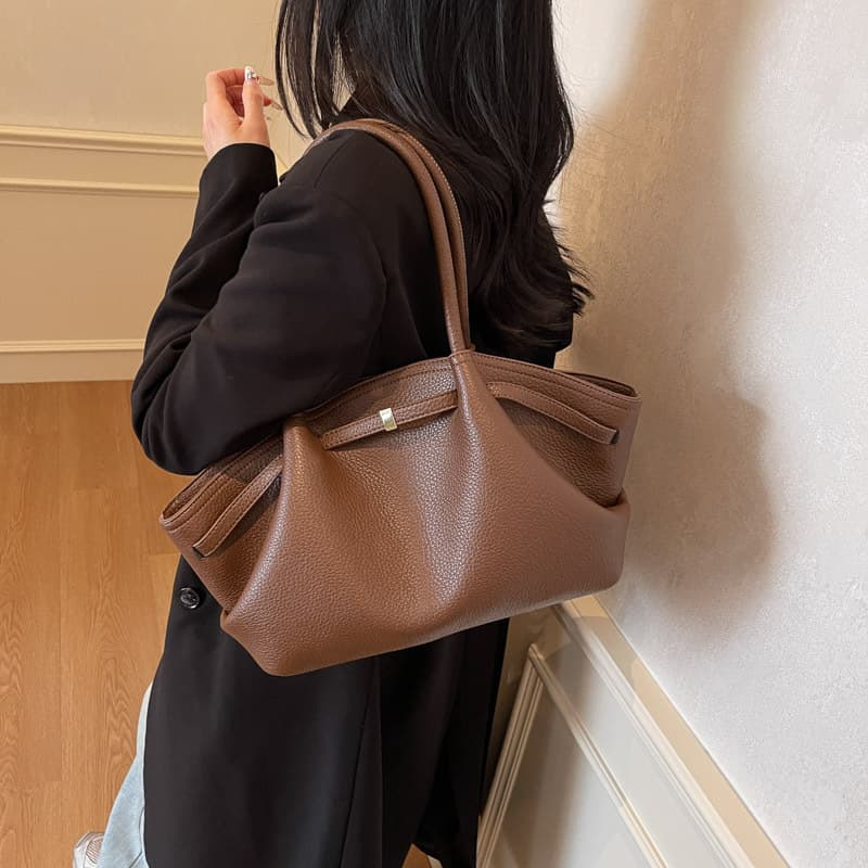 High-end large-capacity portable tote bag for women 2026 new trendy commuter handbag shoulder vegetable basket bag for women