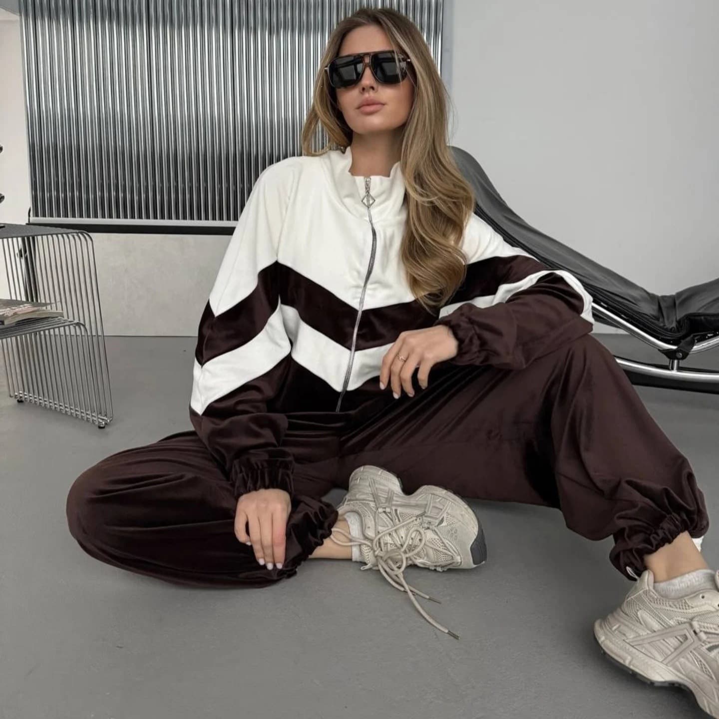Cross-Border Casual Women's Contrast Color Set: Fashionable Color-Block Zip-Up Lapel Cardigan with Elastic Waist Wide-Leg Pants Two-Piece Set